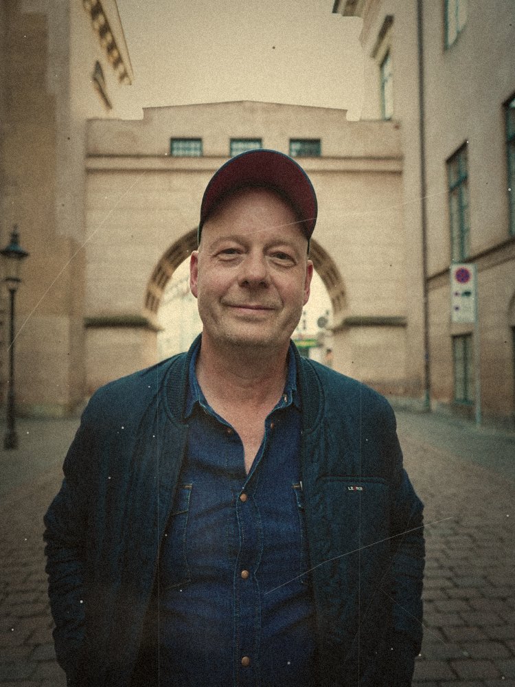 Portrait of Hannibal “Hanni Hollandaise” Gustafsson, guitar